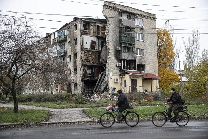 CEB has allocated €300M to support Ukrainians who have lost their homes due to the war and to assist IDPs.