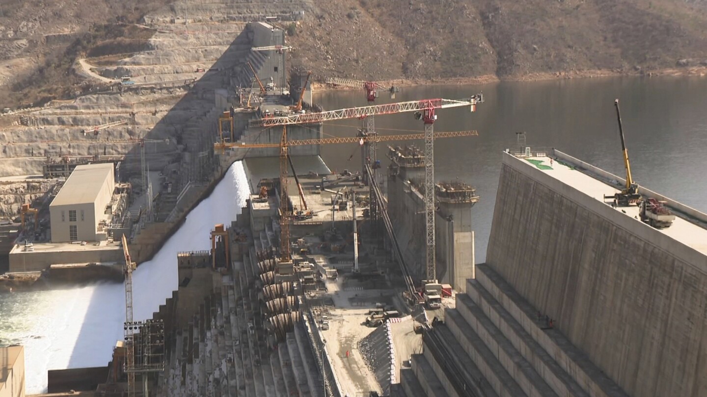 Ethiopia finishes the Nile dam that will increase its electricity output
