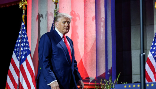 Trump says US nuclear submarines now ‘closer to Russia’