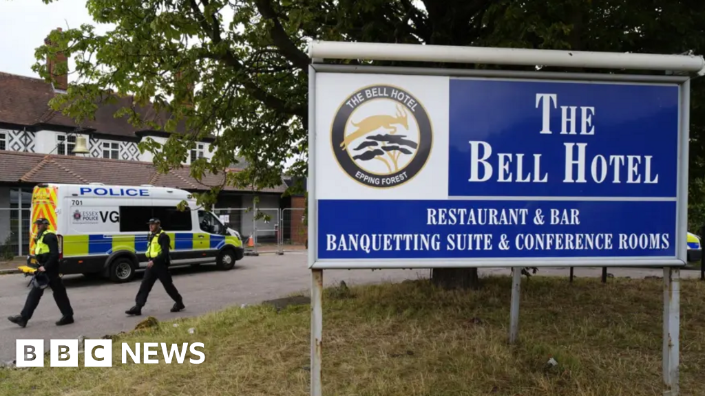 ‘Close the hotels and let us work’ says Epping asylum seeker
