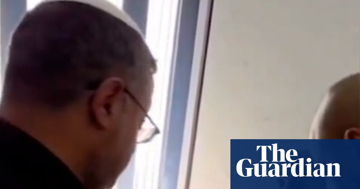 Far-right Israeli minister taunts jailed Palestinian leader in prison visit | Israel