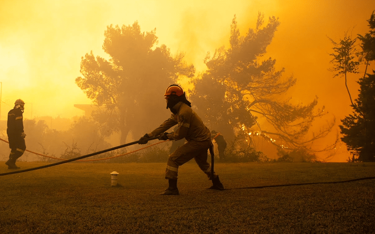 Wildfires Ravage Western Greece – GreekReporter.com
