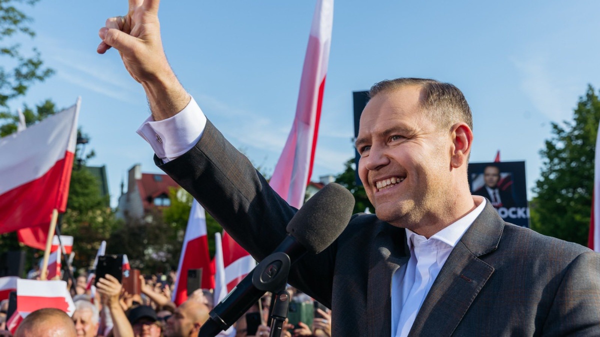 Zelenskyy hopes for constructive dialogue with new Polish president