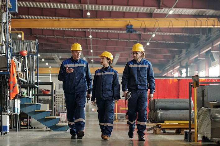 Ukrainian businesses are expanding into new areas despite war challenges.