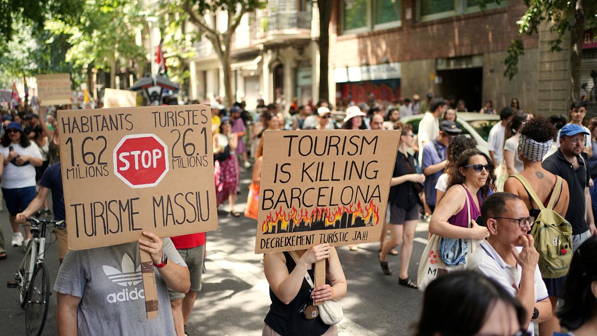 Spain removes 53,000 illegal tourist flats from the register to boost permanent rental market