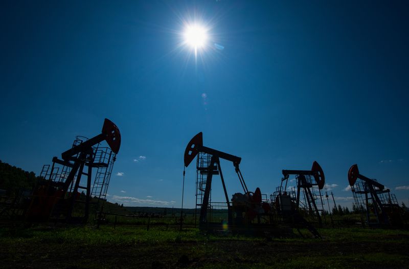 Oil settles over 1% higher as Ukraine drone attacks target Russian supply