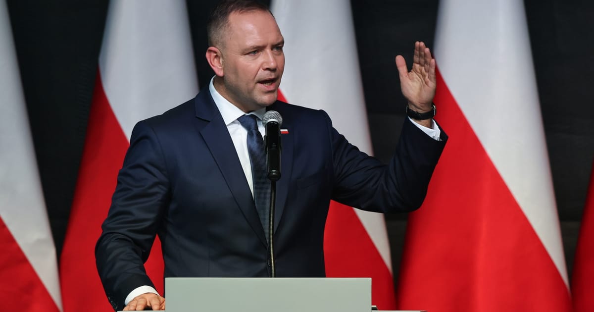 Fitch cuts Poland’s fiscal outlook amid defense spending binge and political stalemate – POLITICO