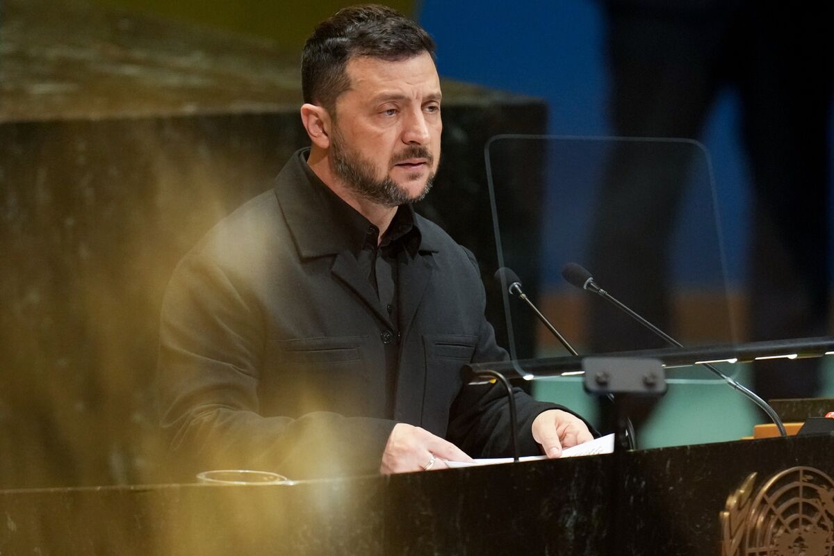 Zelenskiy Says Europe Can’t Lose Moldova to Russian Meddling