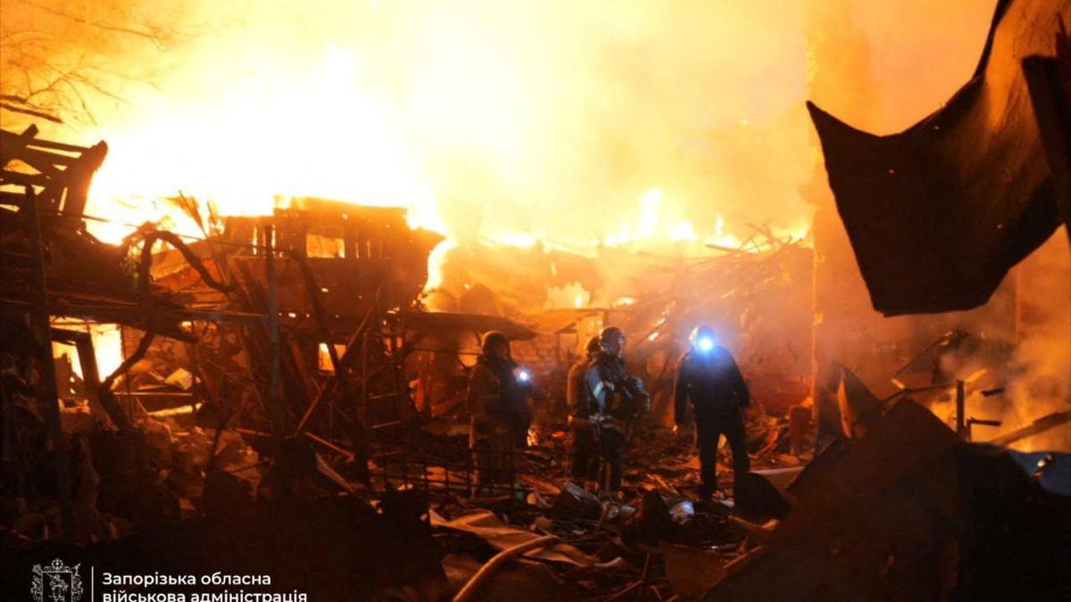 Ukraine President Volodymyr Zelenskyy calls for European air defence system as Russian strike wounds 13 in Zaporizhzhia city
