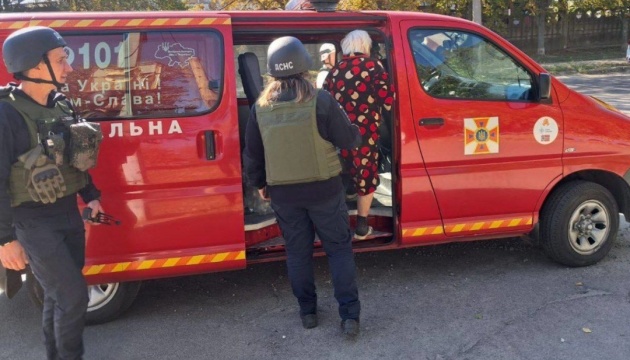 Russians attack Dnipropetrovsk region with artillery, drones, civilians injured