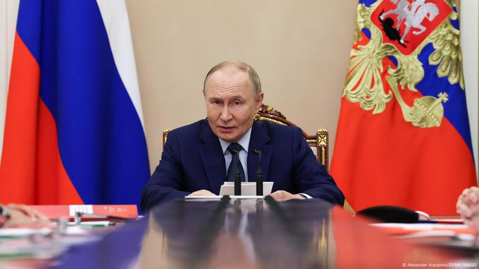 How Russia’s mounting economic woes could force Putin’s hand – DW – 09/25/2025