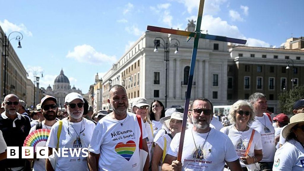 LGBTQ+ Catholics make historic pilgrimage at Vatican