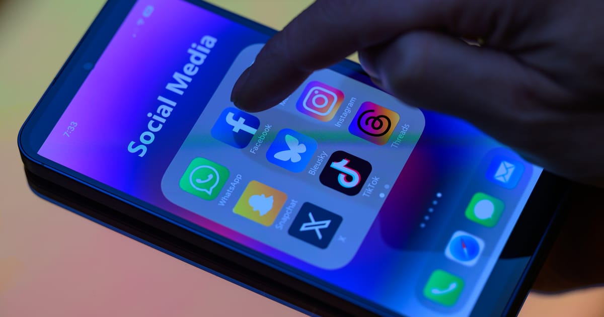 EU Commission to ‘leave doors open’ for social media ban – POLITICO