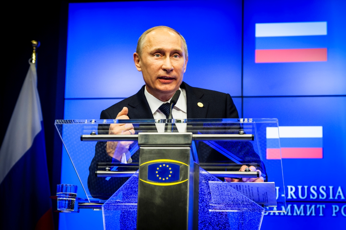 Commission ‘welcomes’ Putin’s blessing of EU membership for Ukraine