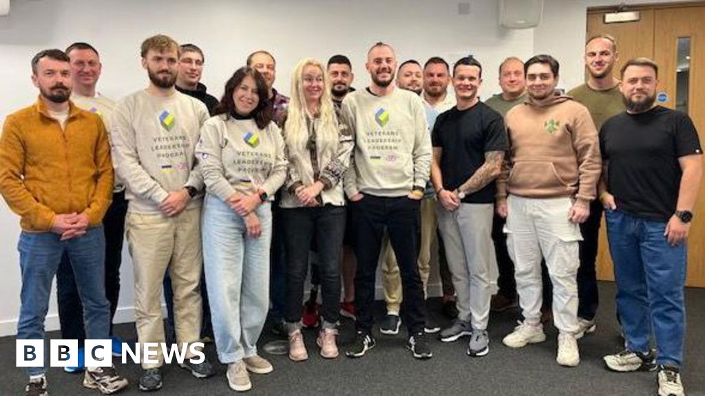 Ukrainian soldiers take part in leadership course in Warwick