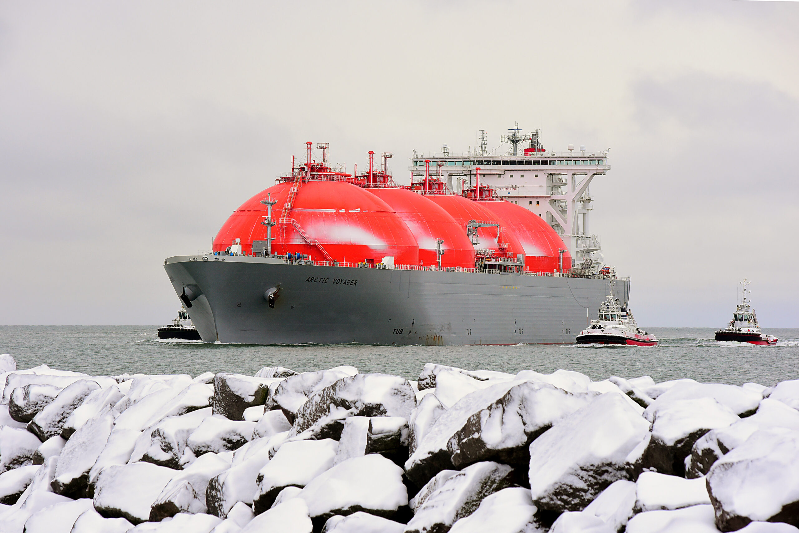 Europe’s LNG imports decline 19% with gas demand at 11-year low
