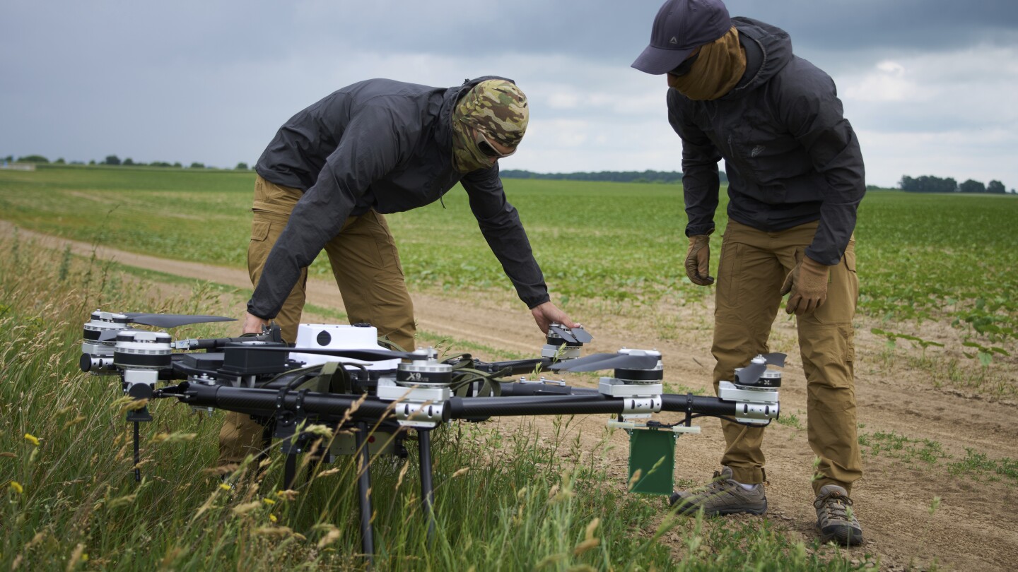 Ukraine seeks to expand its weapons industry to repel Russia