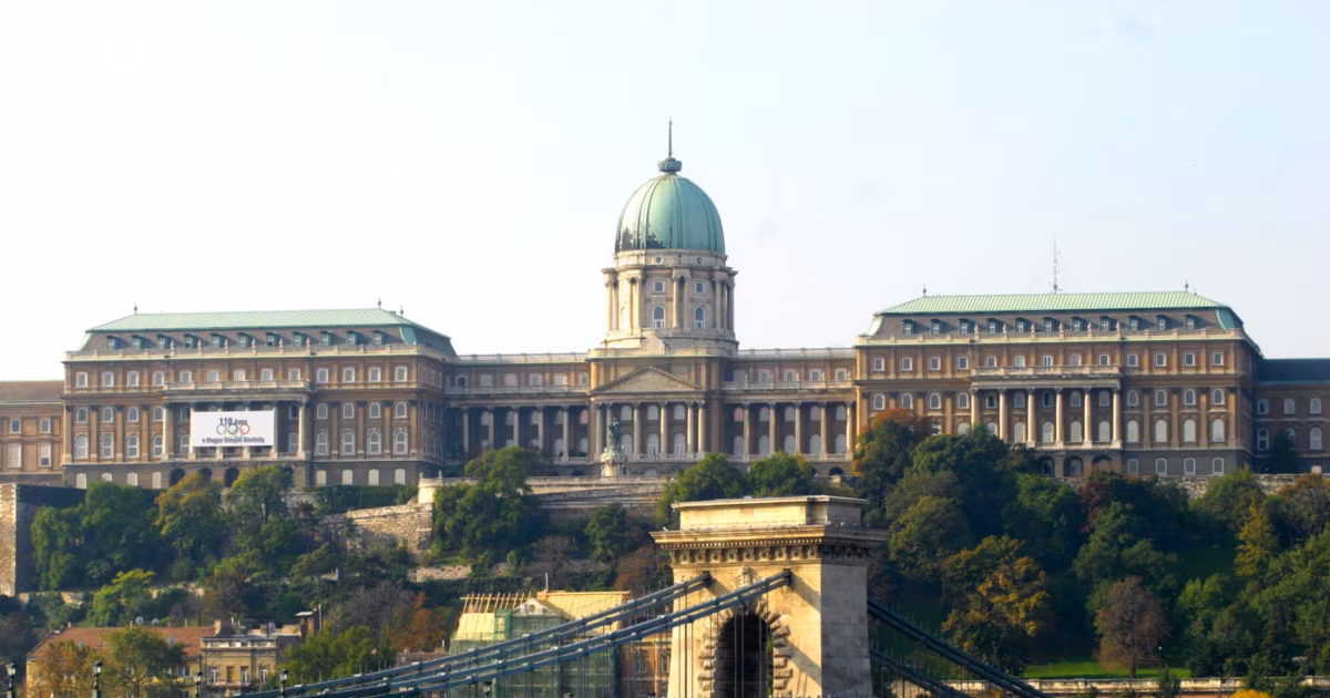 Putin, Trump Plan Possible Budapest Summit As Zelenskyy Visits Washington