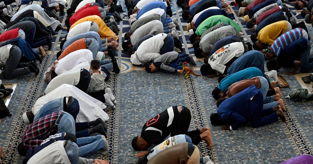 Italy wants to ban Islamic face coverings, mosque funding – POLITICO
