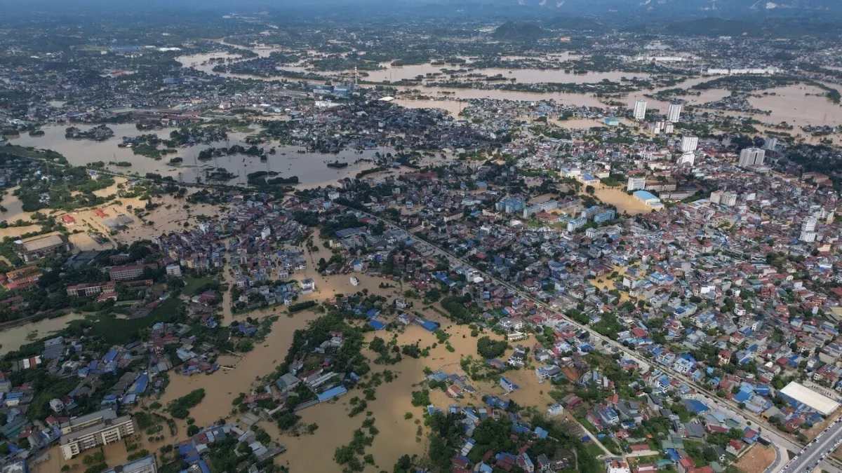 Video. Vietnam hit by severe floods as rivers surge past danger levels
