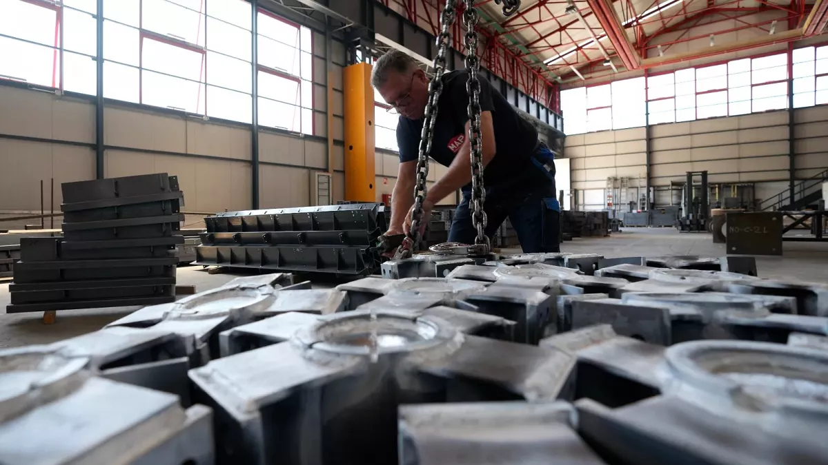 EU lawmakers vote to ease corporate due diligence requirements