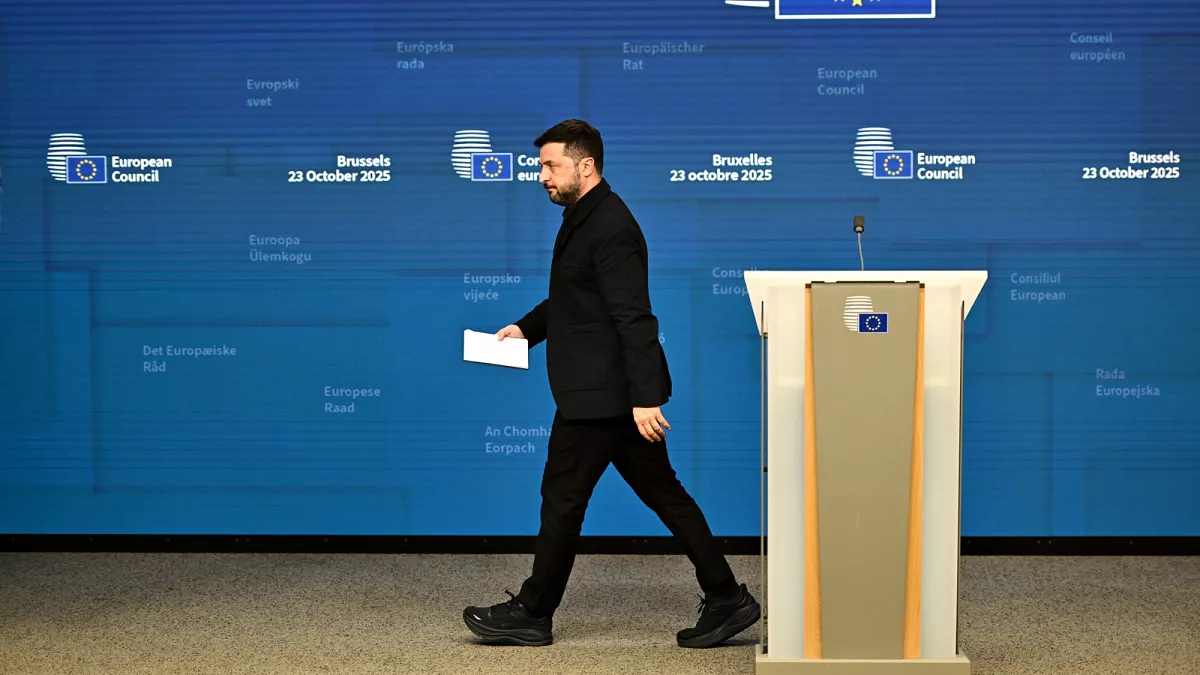 What is the reparations loan for Ukraine and why is the EU stuck with the plan?