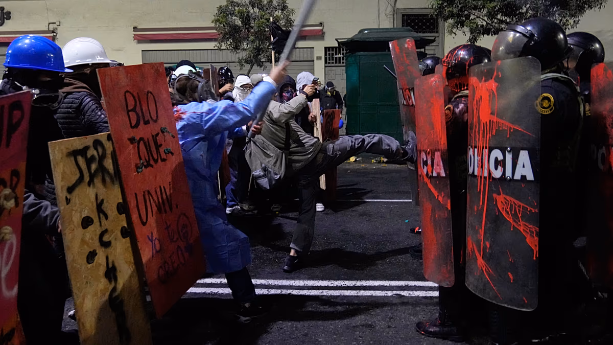 Video. Transport workers protest after driver’s murder in Peru