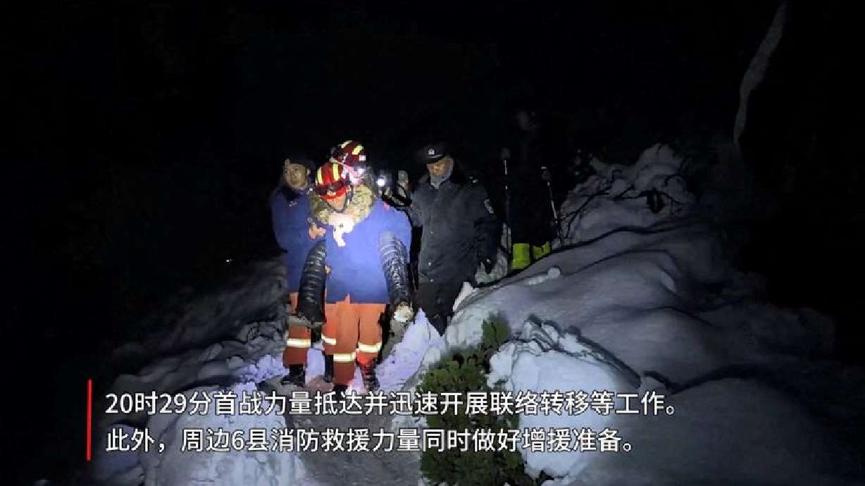 Rescuers race to evacuate stranded Everest hikers by Tuesday, source says