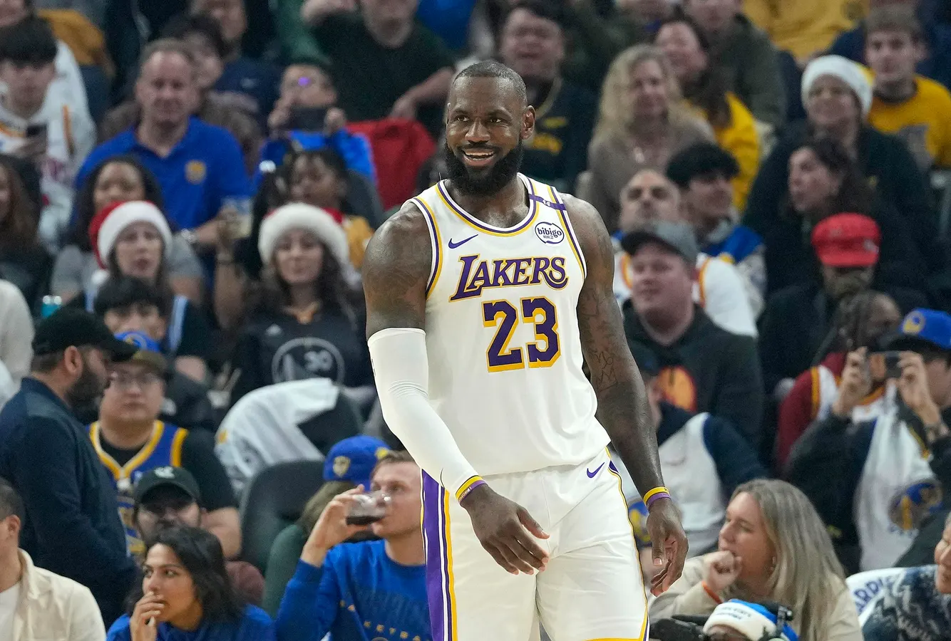 Lakers Star LeBron James Sidelined For 3-4 Weeks With Sciatica