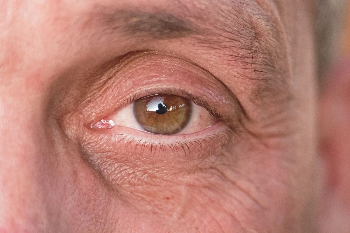 What your annoying eyelid twitch means – and how to stop it