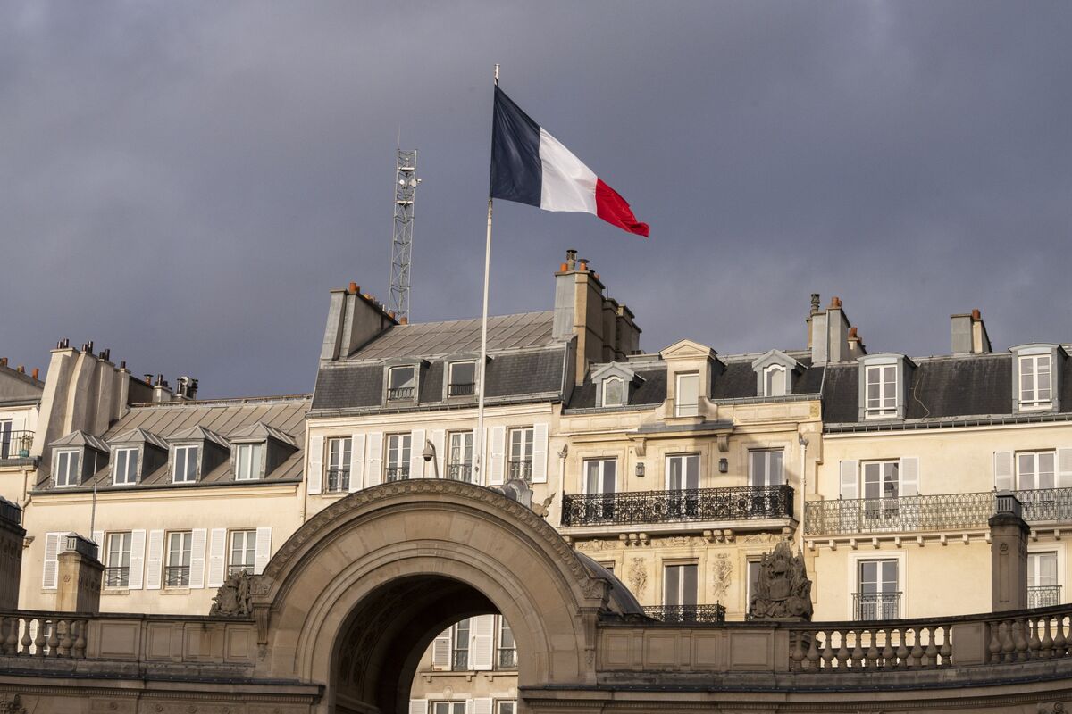 France Gets Debt Warning as S&P Downgrades in Unscheduled Move