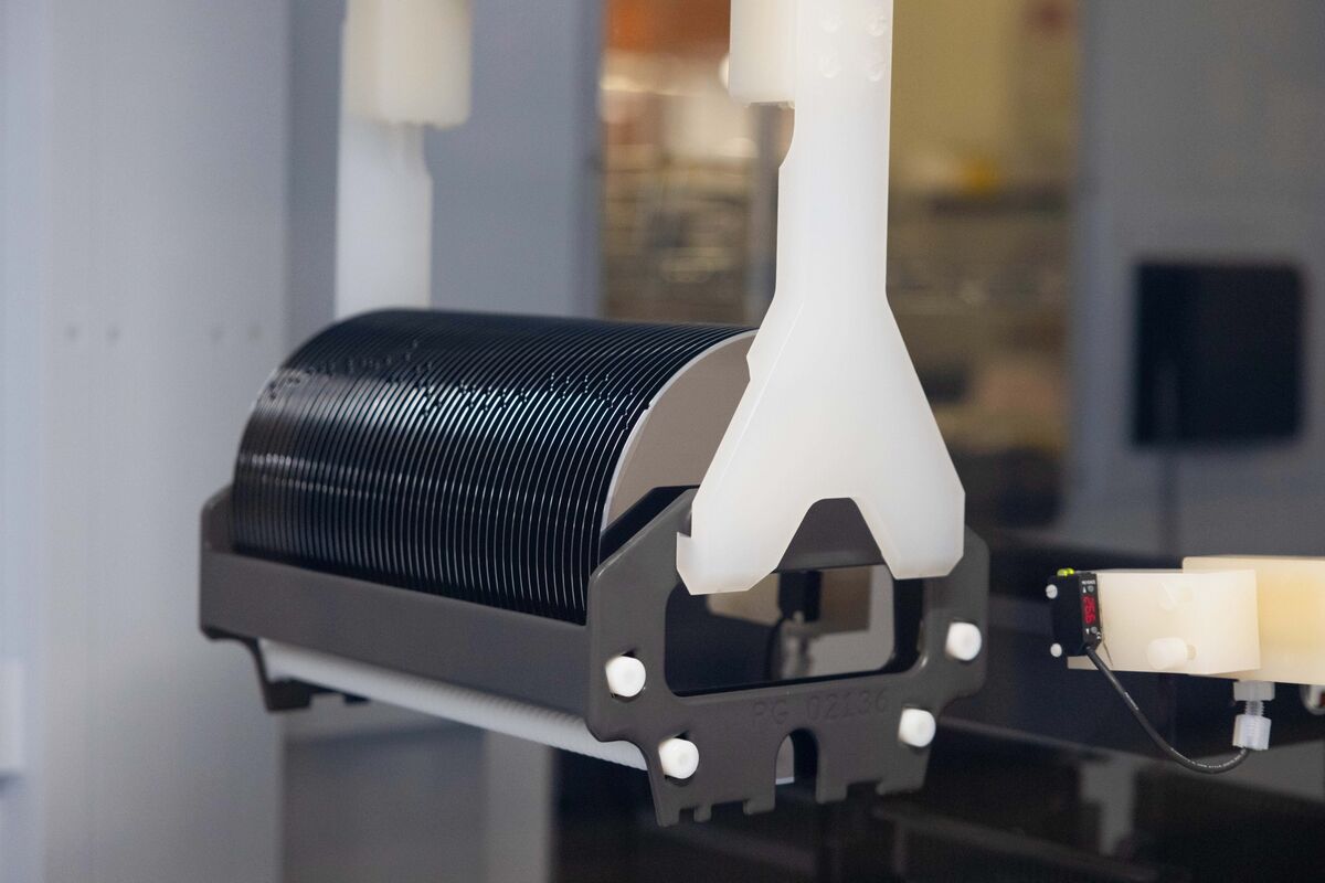 European Car Production Set to Slow Amid China Chip Export Limits