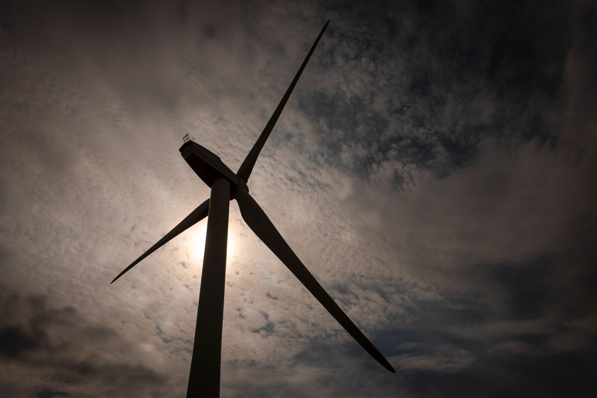 Wild Weather Forecast for Europe Drives Down Power Prices