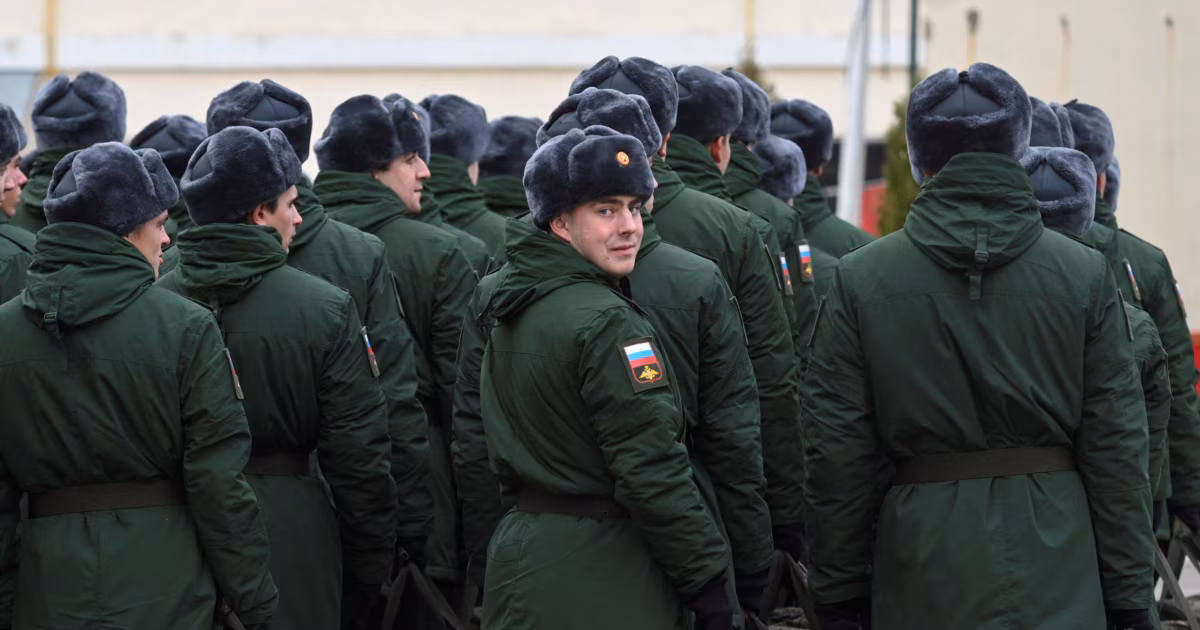 Why Are Russian Regions Cutting Signing Bonuses For Soldiers Heading To Ukraine? It’s Complicated.