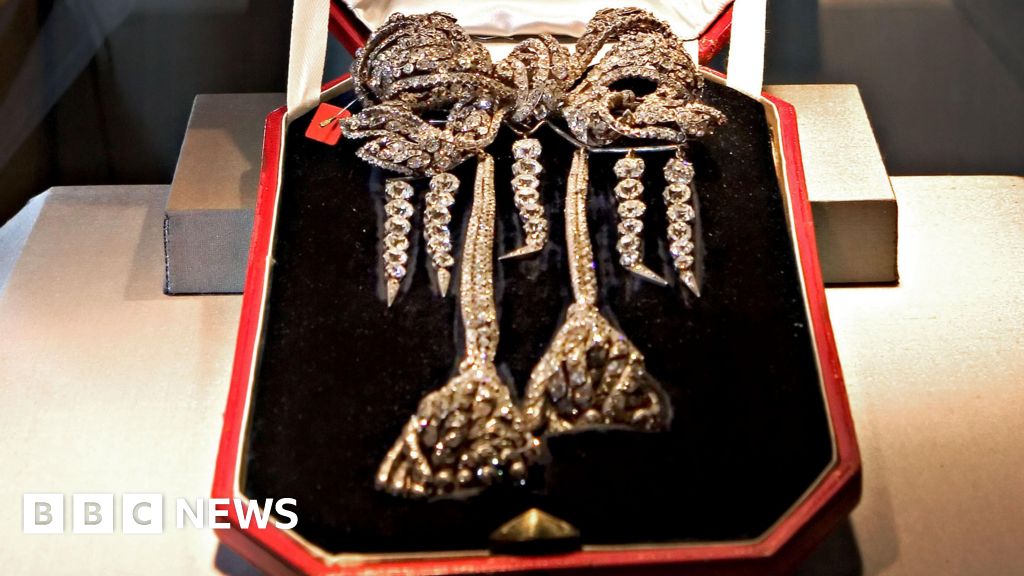 Stolen treasures, a crown dropped as thieves fled