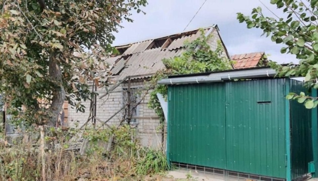 Russian attacks leave two injured in Kherson region over past day