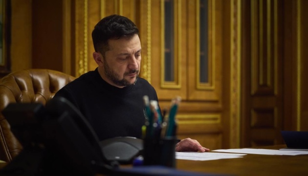Zelensky awards 360 military personnel, including 223 posthumously