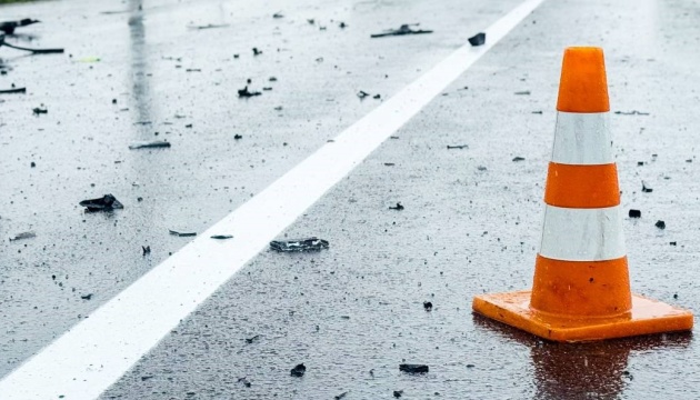 In Warsaw, Russian embassy car crashes into barriers and overturns