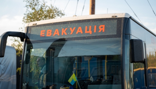 Rescuers evacuate woman, seven-year-old child from Velykyi Burluk in Kharkiv region