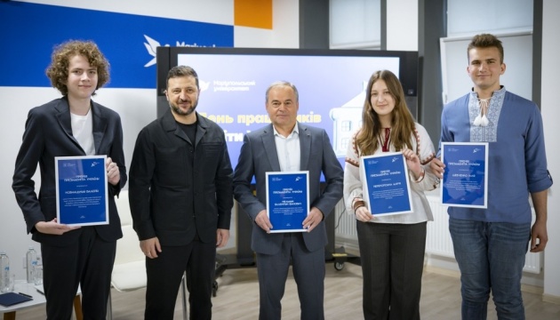 Zelensky honors Ukraine’s educators