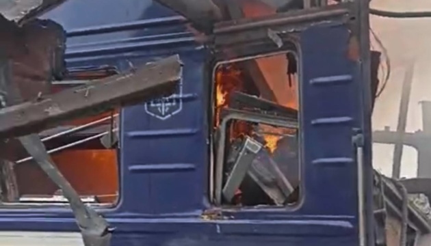 Invaders strike railway station in Shostka, hitting train and leaving dozens injured