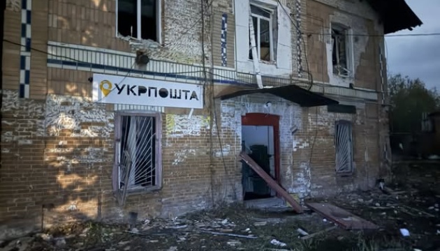 Enemies strike Stepanivka in Sumy region 22 times with Shaheds, damaging houses and Ukrposhta post office
