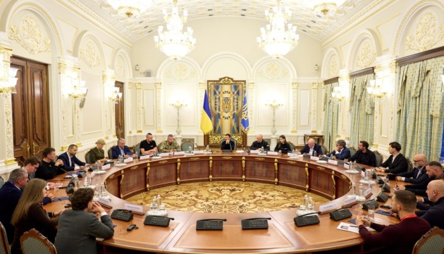 Zelensky discusses strengthening Ukraine’s defense industry with heads of investment funds and business associations