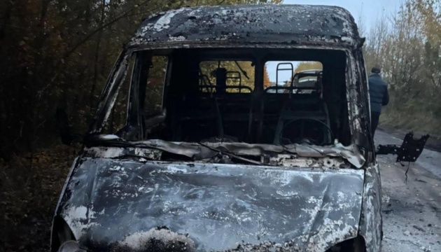 Russian drone strikes electricians’ vehicle in Chernihiv region: one dead, four wounded