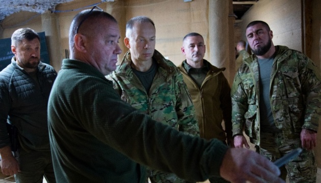 CinC Syrskyi visits combat units on border with Dnipropetrovsk region