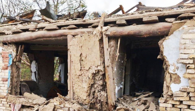 Russians launch 618 attacks on Zaporizhzhia region over past day, police officer injured