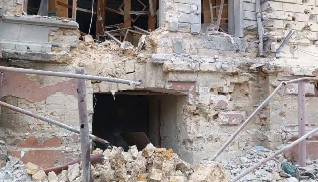 Russians destroy one-third of Kherson Regional Local Lore Museum building