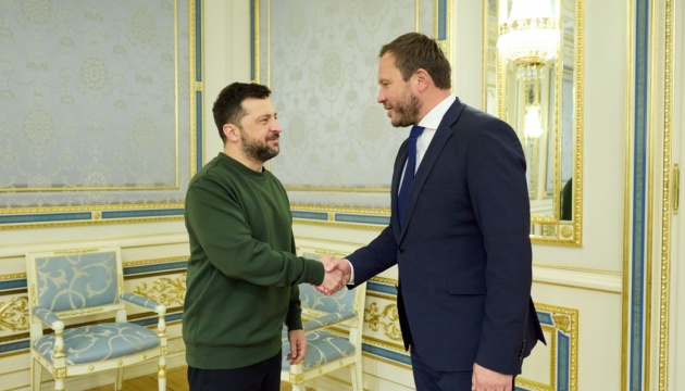 Zelensky, Tsahkna discuss defense support for Ukraine, sanctions against Russia