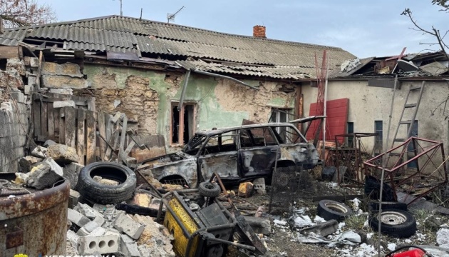 Morning attack damages residential buildings in central Kherson