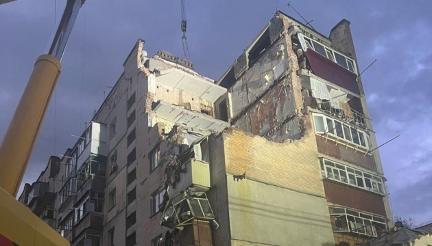 Fatal blast in Khmelnytskyi claims two lives, search continues